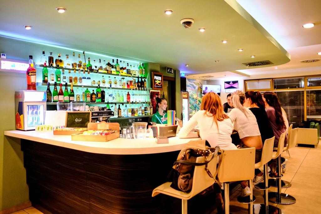 Hotel Deluxe With Free Wellness And Fitness Centrum 니트라 외부 사진