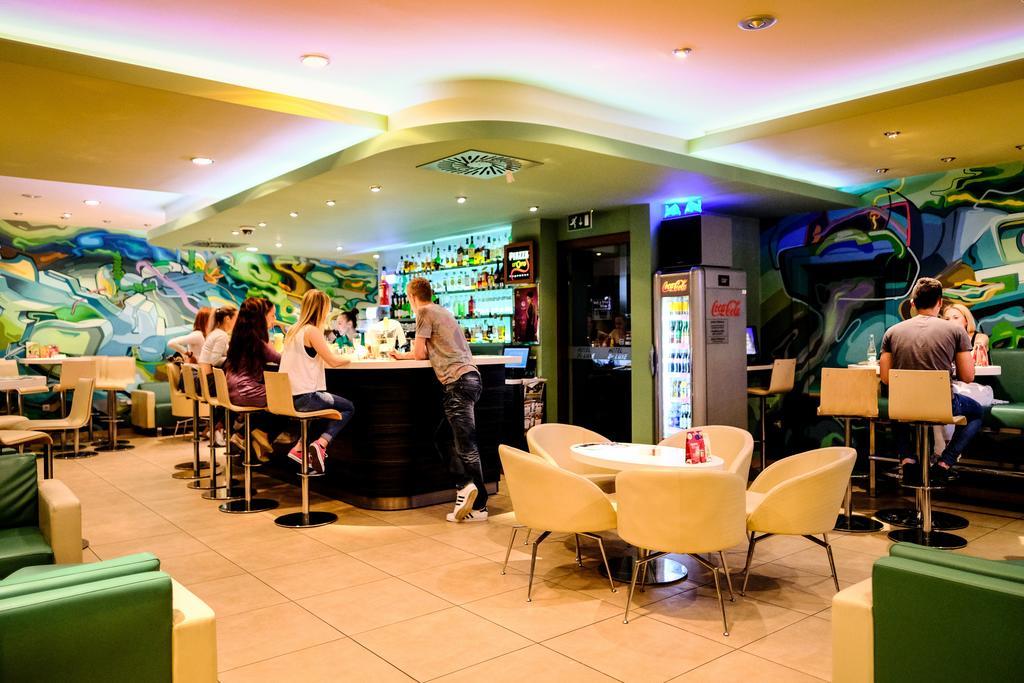 Hotel Deluxe With Free Wellness And Fitness Centrum 니트라 외부 사진