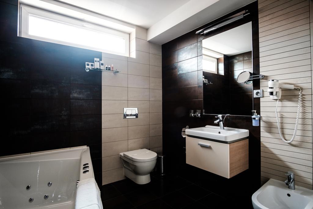 Hotel Deluxe With Free Wellness And Fitness Centrum 니트라 외부 사진
