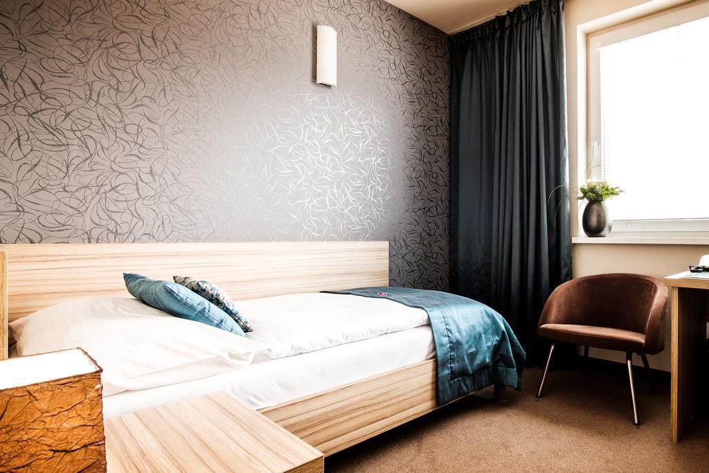 Hotel Deluxe With Free Wellness And Fitness Centrum 니트라 객실 사진